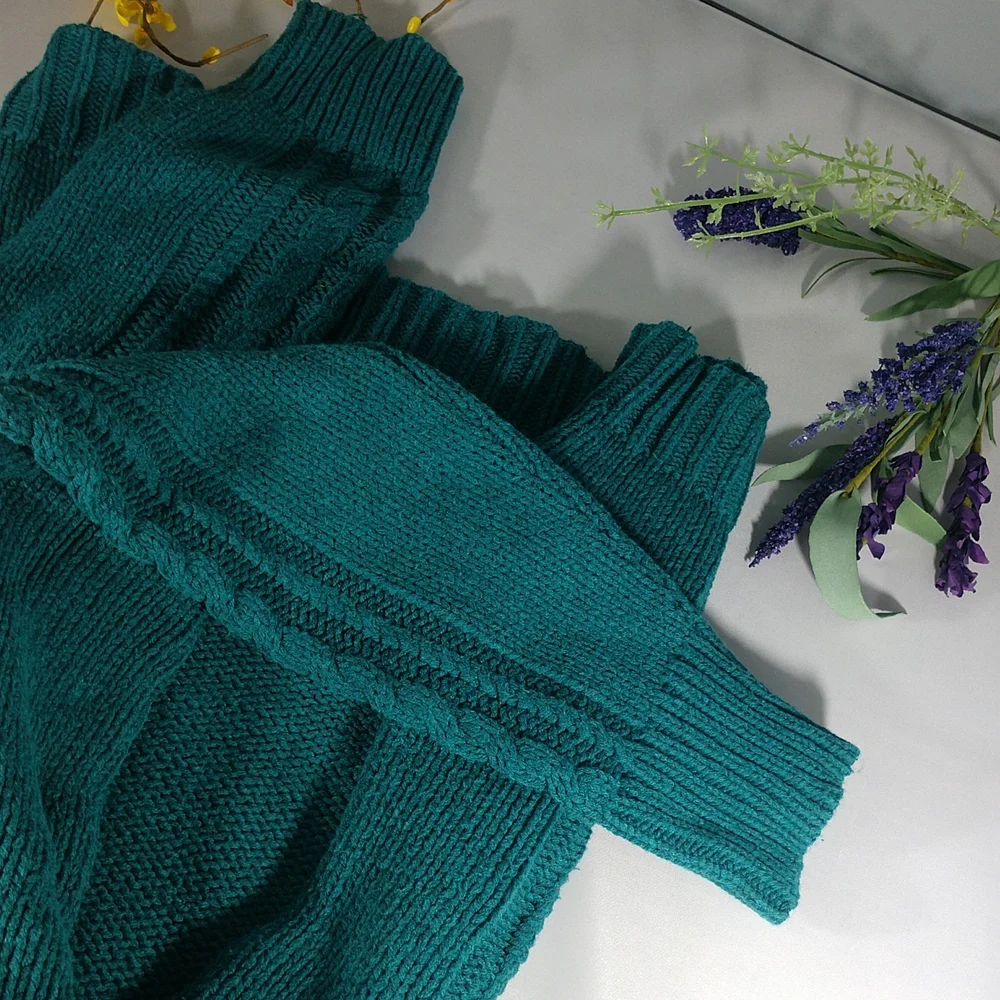 Old Navy Beautiful Sweater - Picture 6 of 7